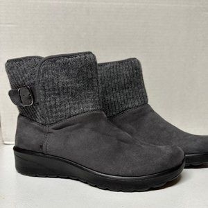 NWOT Bzees Gloria Women's Short Sweater Boots